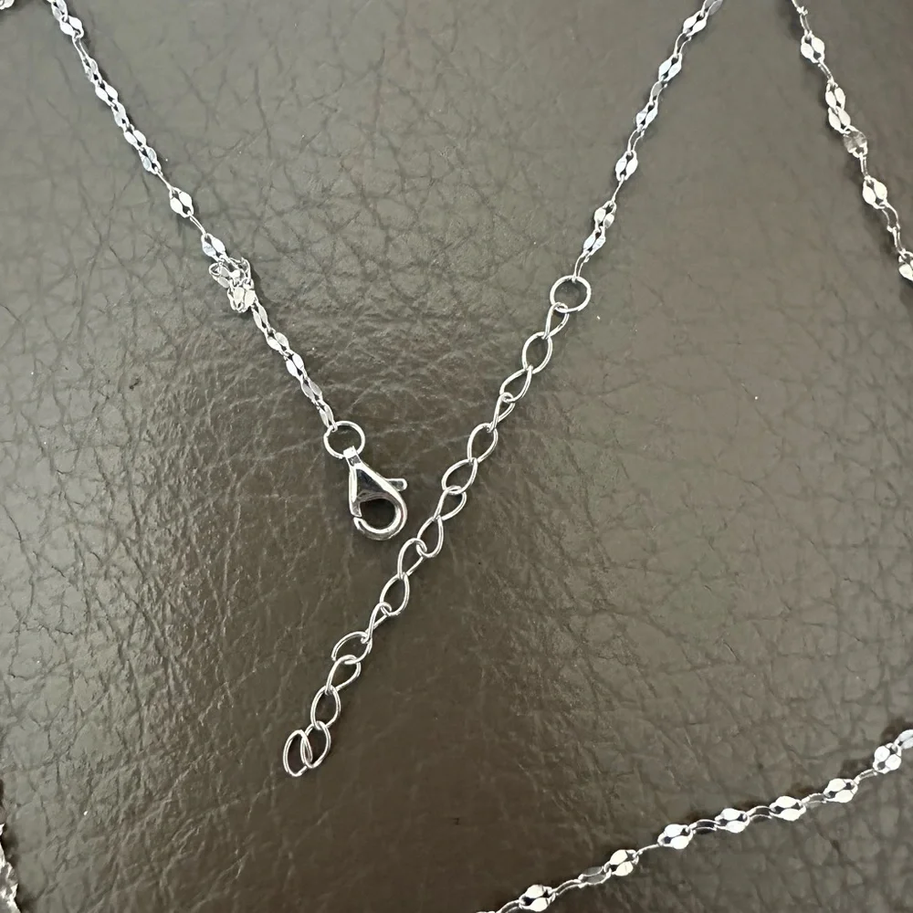 Elegant Sterling Silver Magical Heart Pendant Necklace - Picture 2 of 4